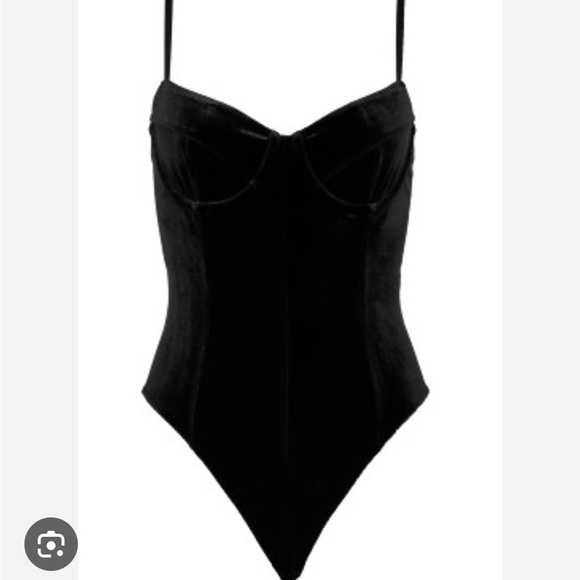 Bardot Classic Black Top - Picture 1 of 7